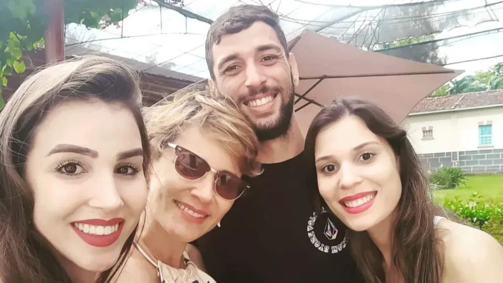 Mãe pressiona governo por fim às apostas online após morte do filho Mãe pressiona governo por fim às apostas online após morte do filho