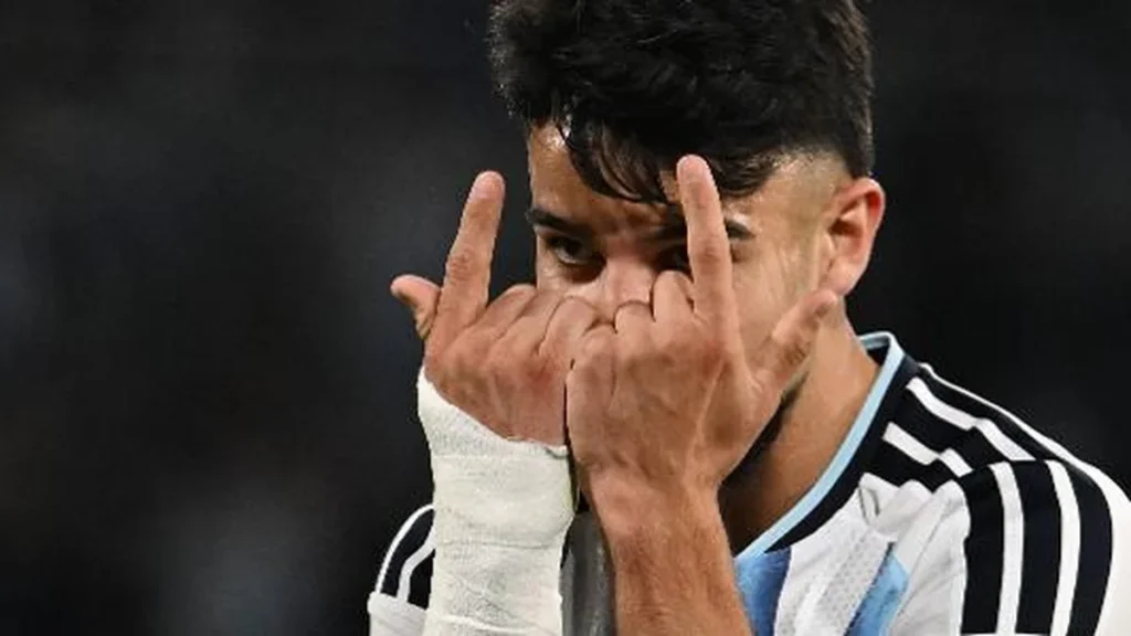 Argentina domina e goleia Bolívia sem Messi; Flaco López marca seu primeiro gol pela seleção Argentina domina e goleia Bolívia sem Messi; Flaco López marca seu primeiro gol pela seleção