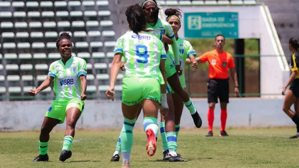 Minas Brasília Conquista Pentacampeonato do Candangão Feminino com Gol Decisivo de Bia Batista