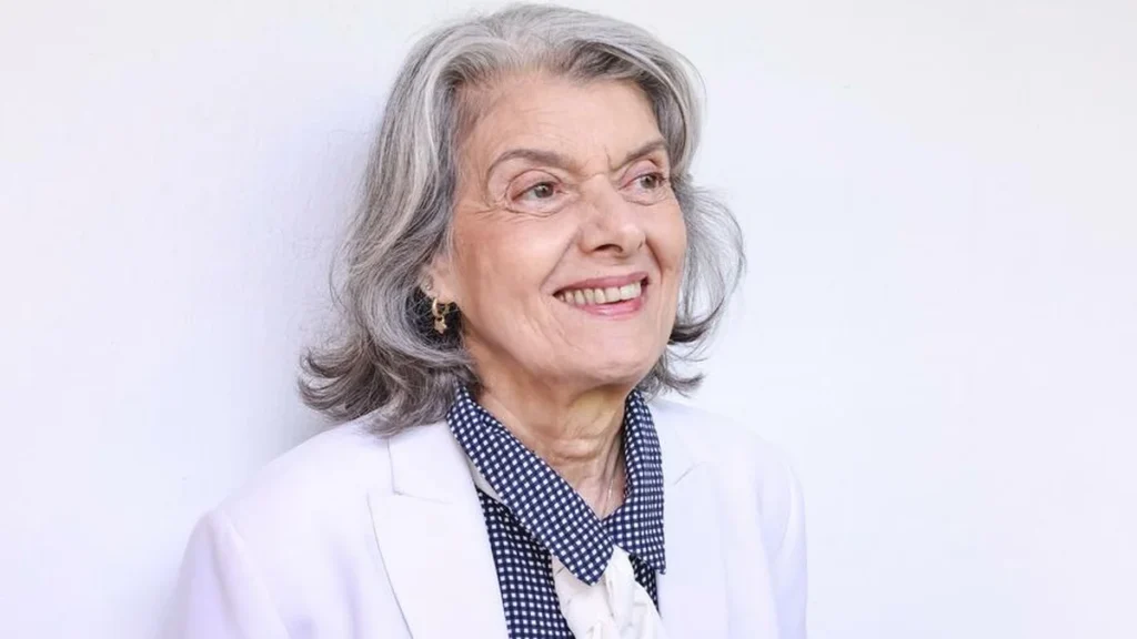Ministra Cármen Lúcia lança livro infantil que desvenda a democracia Ministra Cármen Lúcia lança livro infantil que desvenda a democracia