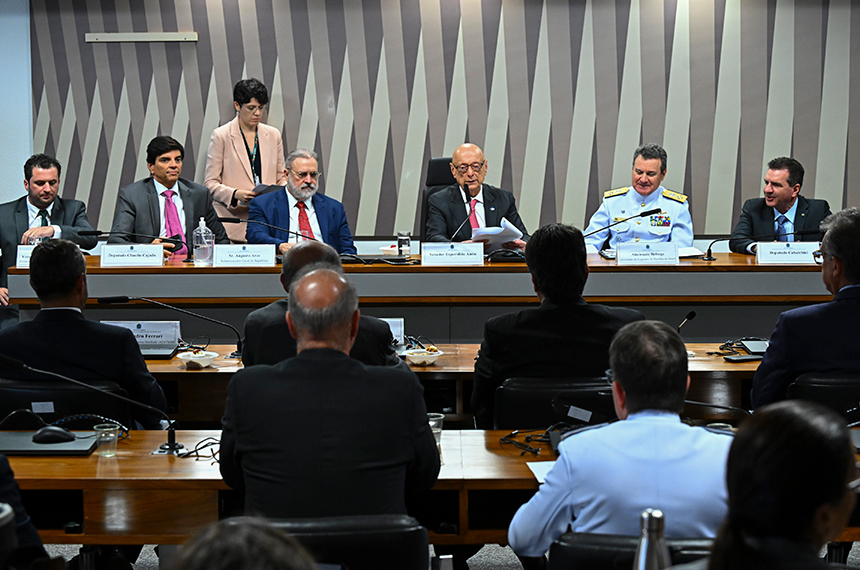 Senado Cria Frente Parlamentar da Economia do Mar: Um Novo Horizonte para o Setor Náutico Imagem do artigo