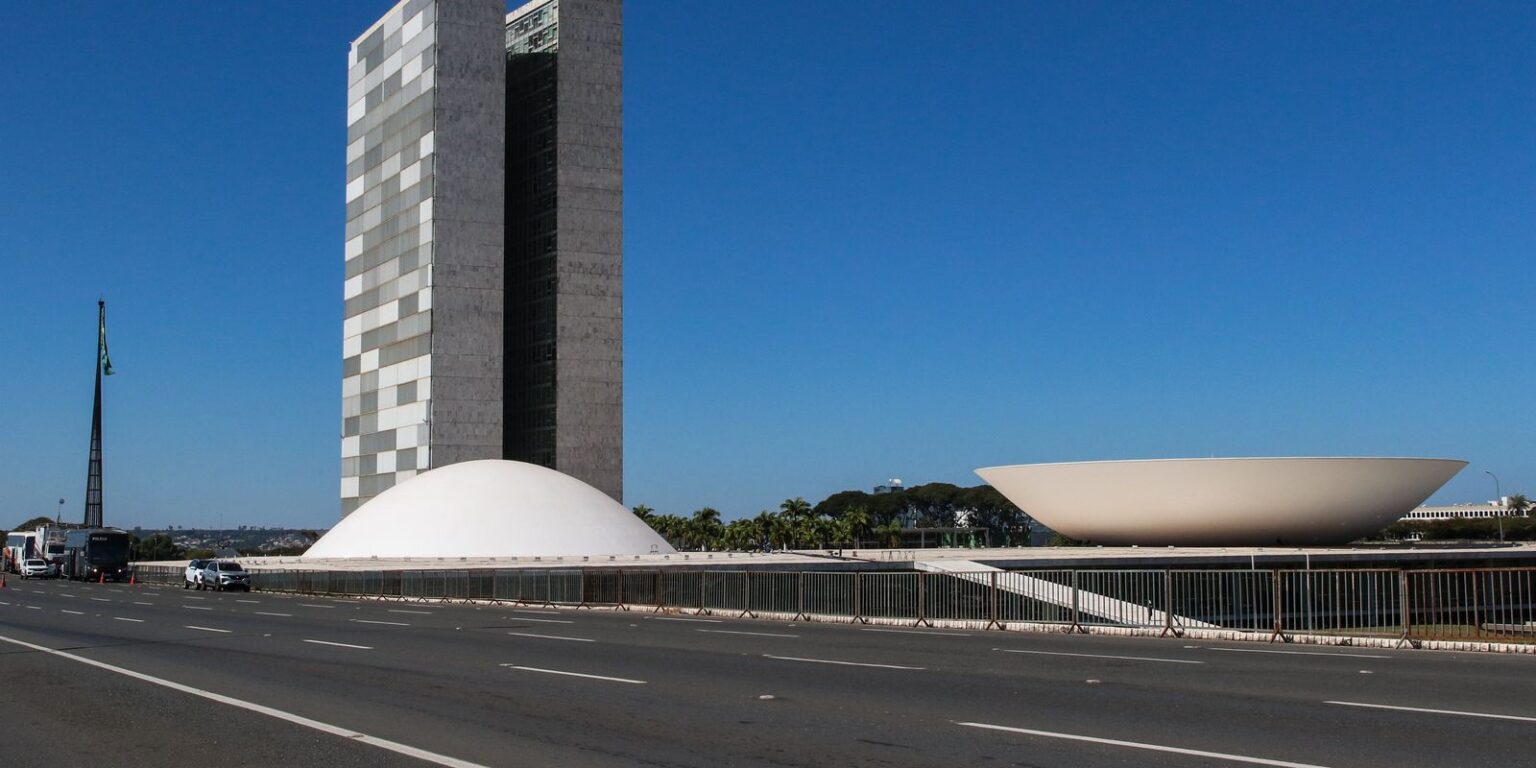 Alcolumbre e Motta Reafirmam Compromisso com Segurança Pública Após Operação Letal no Rio Imagem do artigo