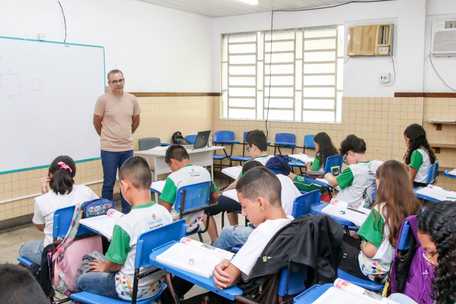 Concurso Público em Manaus: Mais de Mil Vagas para a Semed | Oportunidade de Carreira Imagem do artigo