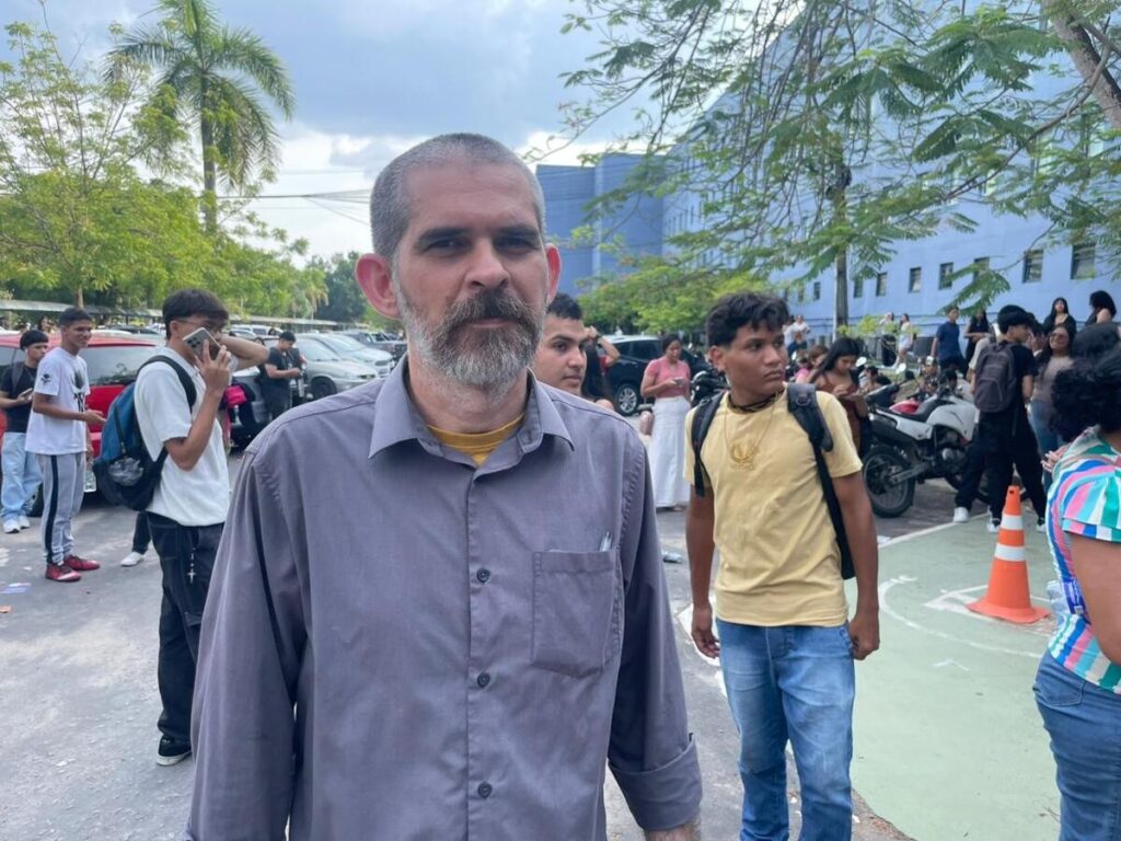 Aos 43 Anos, Rafael Correa Enfrenta o Enem em Manaus Motivado pelo Amor e pela Educação Imagem do artigo