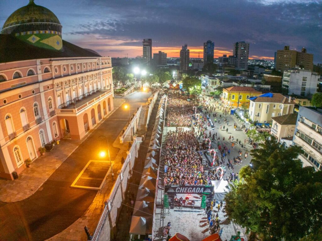 4ª Corrida do Teatro Amazonas: 3 mil atletas celebram esporte e cultura em Manaus 4ª Corrida do Teatro Amazonas: 3 mil atletas celebram esporte e cultura em Manaus