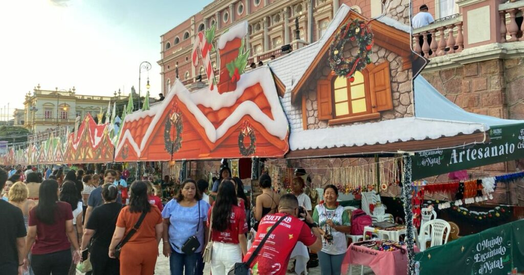 Artesanato Indígena Brilha na Exposição ‘O Mundo Encantado do Natal’ em Manaus Artesanato Indígena Brilha na Exposição 'O Mundo Encantado do Natal' em Manaus