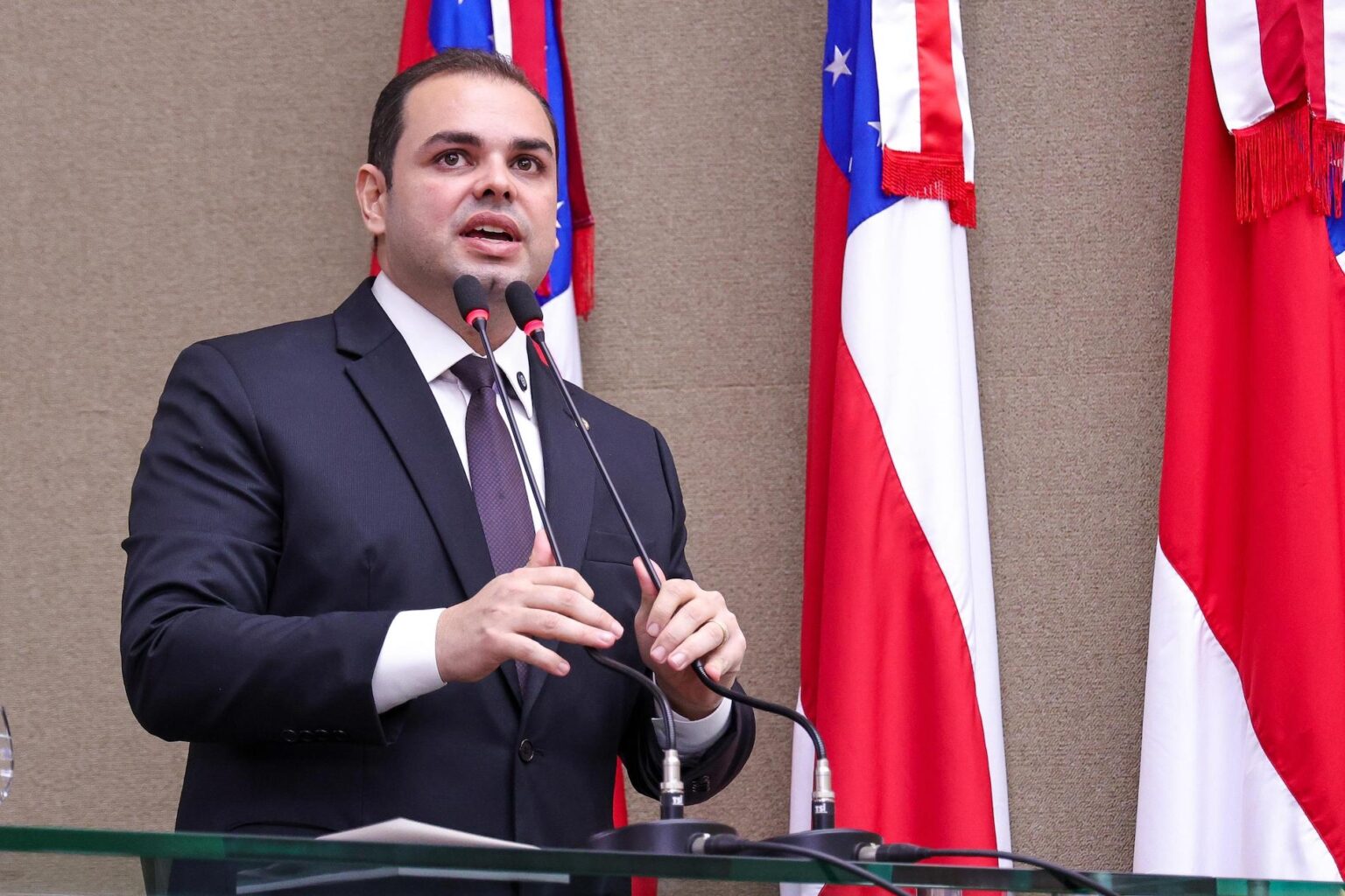 Assembleia Avalia Proposta de Valorização dos Trabalhadores Domésticos por Roberto Cidade Assembleia Avalia Proposta de Valorização dos Trabalhadores Domésticos por Roberto Cidade