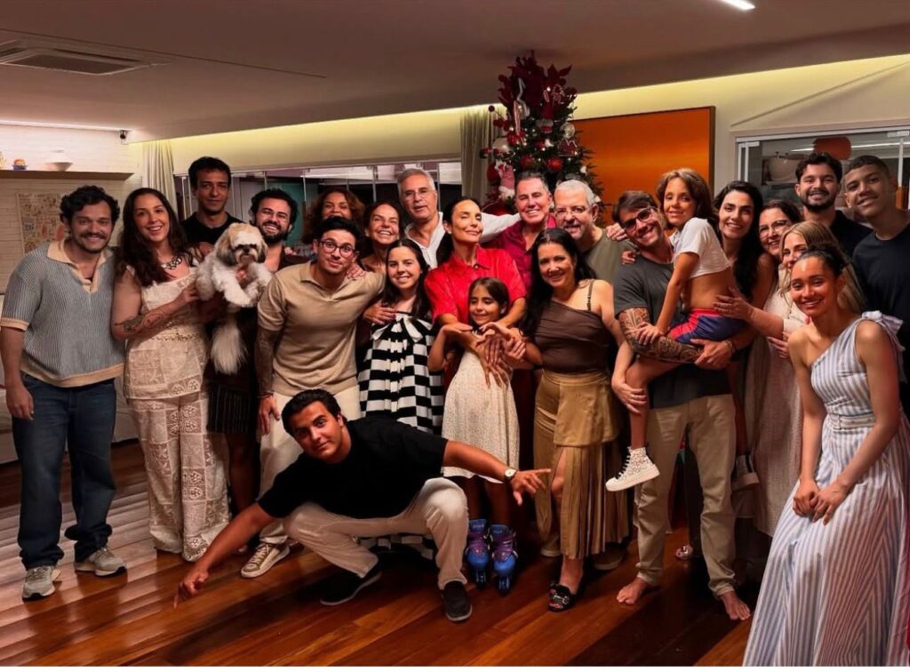 Ivete Sangalo Celebra Natal em Família em Salvador com Mensagem de Amor Ivete Sangalo Celebra Natal em Família em Salvador com Mensagem de Amor