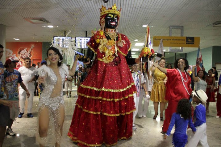 Kamélia: a Boneca Gigante que Inicia o Carnaval de Manaus em 2026 Kamélia: a Boneca Gigante que Inicia o Carnaval de Manaus em 2026