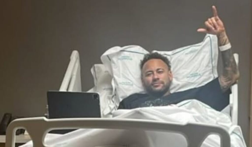 Neymar Realiza Artroscopia e Inicia sua Corrida Rumo à Copa do Mundo de 2026 Neymar Realiza Artroscopia e Inicia sua Corrida Rumo à Copa do Mundo de 2026