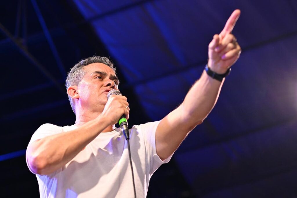 O Desafio Político no Amazonas: A Estratégia de David Almeida e a Questão da Caneta O Desafio Político no Amazonas: A Estratégia de David Almeida e a Questão da Caneta