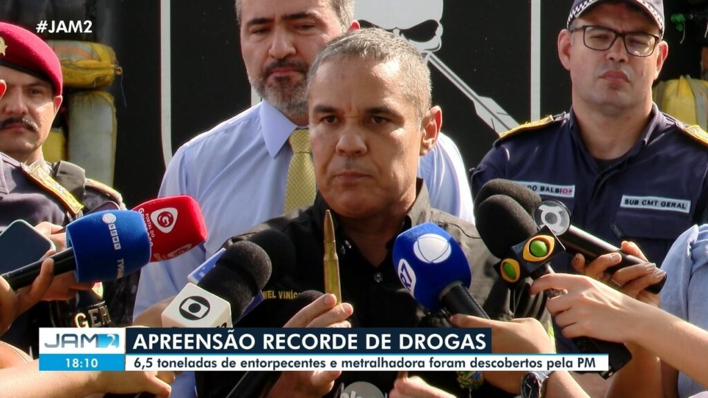 Polícia Federal Devolve Fuzis ao Peru Após Maior Apreensão de Drogas no Amazonas