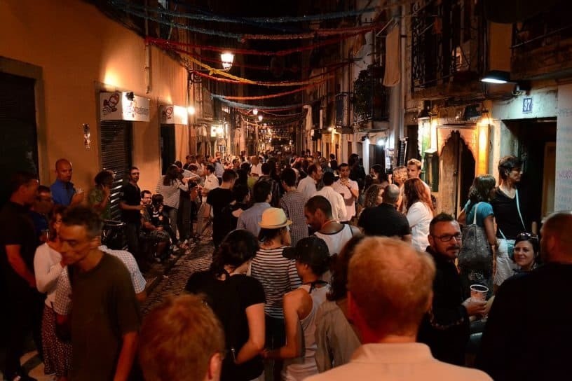 Câmara de Lisboa propõe limitar venda de álcool, mas moradores criticam a medida Câmara de Lisboa propõe limitar venda de álcool, mas moradores criticam a medida