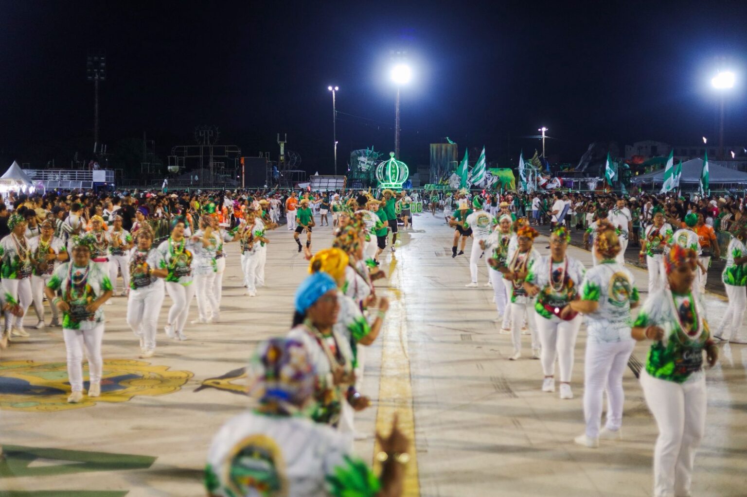 Carnaval de Manaus: Reino Unido Encanta o Público em Ensaio Técnico Emocionante Carnaval de Manaus: Reino Unido Encanta o Público em Ensaio Técnico Emocionante