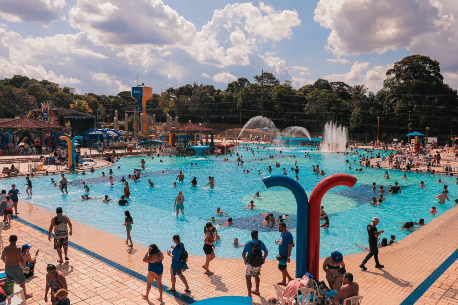 Diversão em Família: Parque Aquático do Sesc Retorna Neste Domingo Diversão em Família: Parque Aquático do Sesc Retorna Neste Domingo