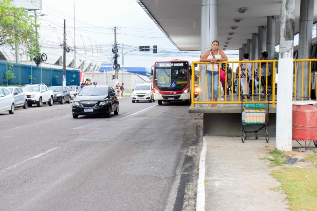 Faixa Azul: Manaus Lança Edital para Corredores de Ônibus nas Zonas Norte e Leste Faixa Azul: Manaus Lança Edital para Corredores de Ônibus nas Zonas Norte e Leste
