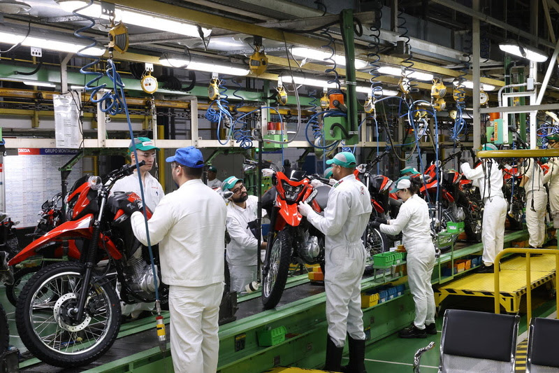 Honda Registra Crescimento de 14% e Anuncia Investimento de R$ 1,6 Bilhão em Manaus Honda Registra Crescimento de 14% e Anuncia Investimento de R$ 1,6 Bilhão em Manaus