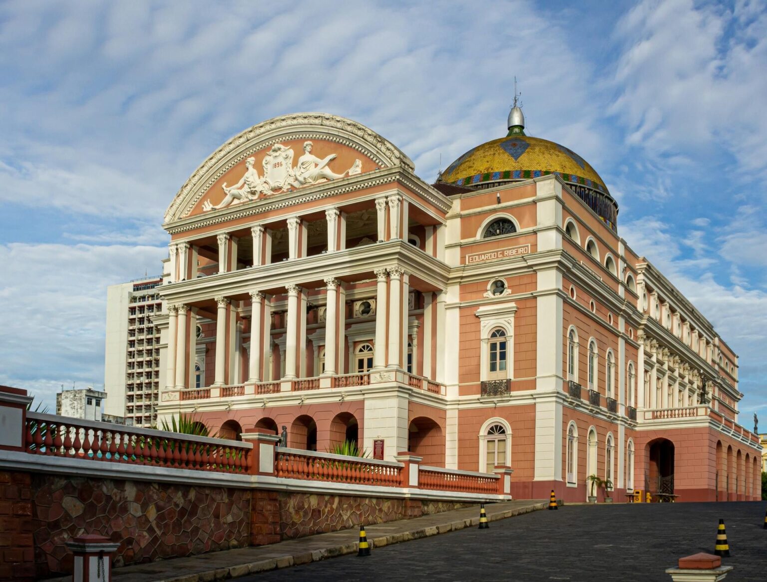 Manaus entre os 10 Destinos em Alta para 2026: Descubra o Que Esperar Manaus entre os 10 Destinos em Alta para 2026: Descubra o Que Esperar