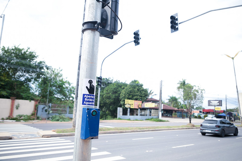 Manaus Instala Semáforo para Pedestres na Avenida do Turismo e Aumenta Segurança Manaus Instala Semáforo para Pedestres na Avenida do Turismo e Aumenta Segurança