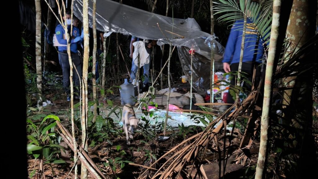 Mulher é encontrada morta na UFAM; companheiro é preso como suspeito em Manaus Mulher é encontrada morta na UFAM; companheiro é preso como suspeito em Manaus