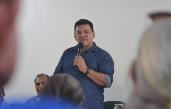 O Direito me Escolheu: A Jornada do Vice-Governador do Amazonas O Direito me Escolheu: A Jornada do Vice-Governador do Amazonas