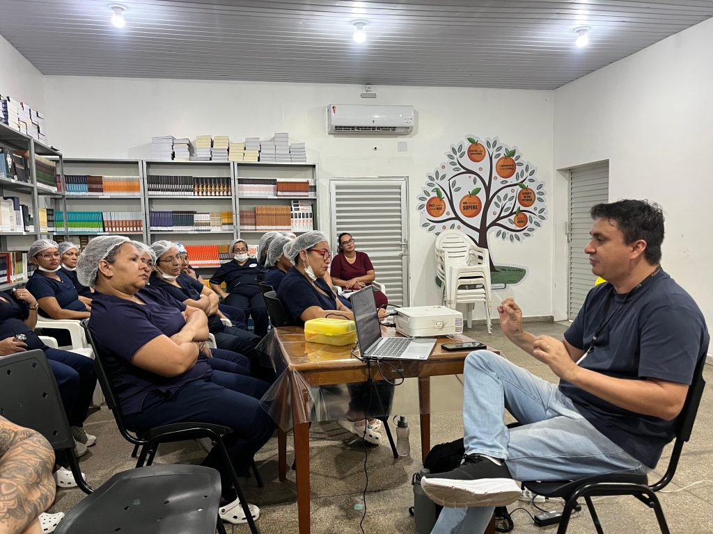 Prefeitura de Manaus Oferece Oficina de Saúde Bucal para Cuidadores de Idosos Prefeitura de Manaus Oferece Oficina de Saúde Bucal para Cuidadores de Idosos