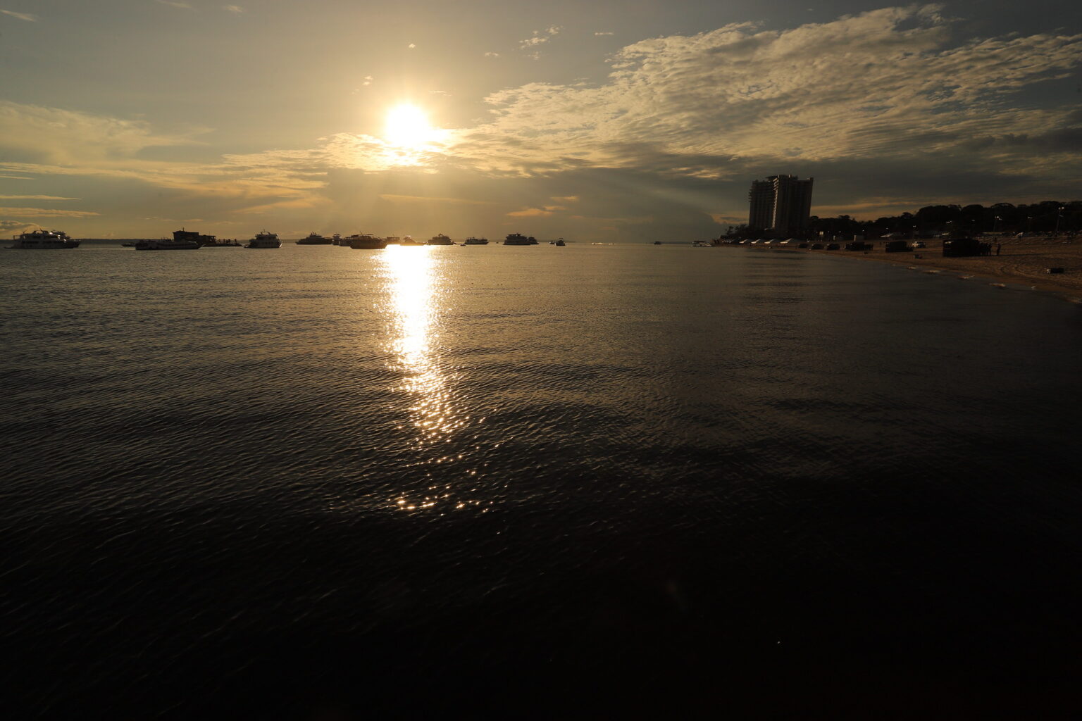 Réveillon Manaus 2026: Sucesso de Inclusão e Geração de Emprego Réveillon Manaus 2026: Sucesso de Inclusão e Geração de Emprego