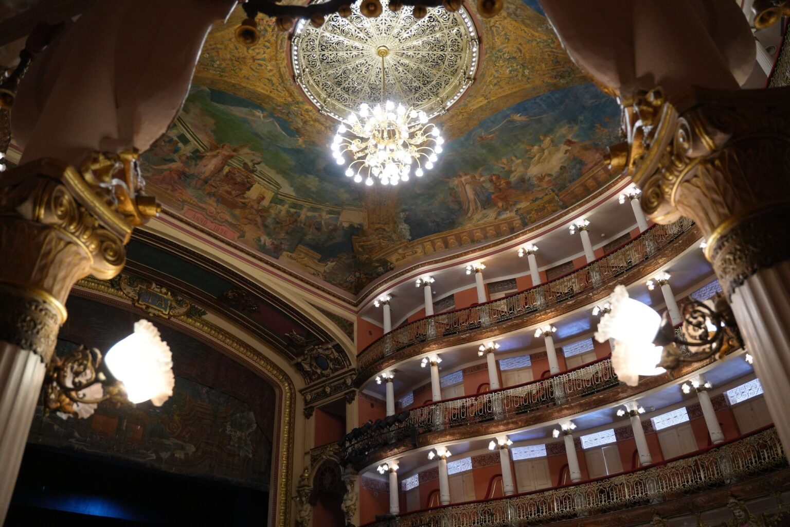 Teatro Amazonas Comemora Dia de Santa Brígida com Concerto da Cantora Irlandesa Morgana Teatro Amazonas Comemora Dia de Santa Brígida com Concerto da Cantora Irlandesa Morgana