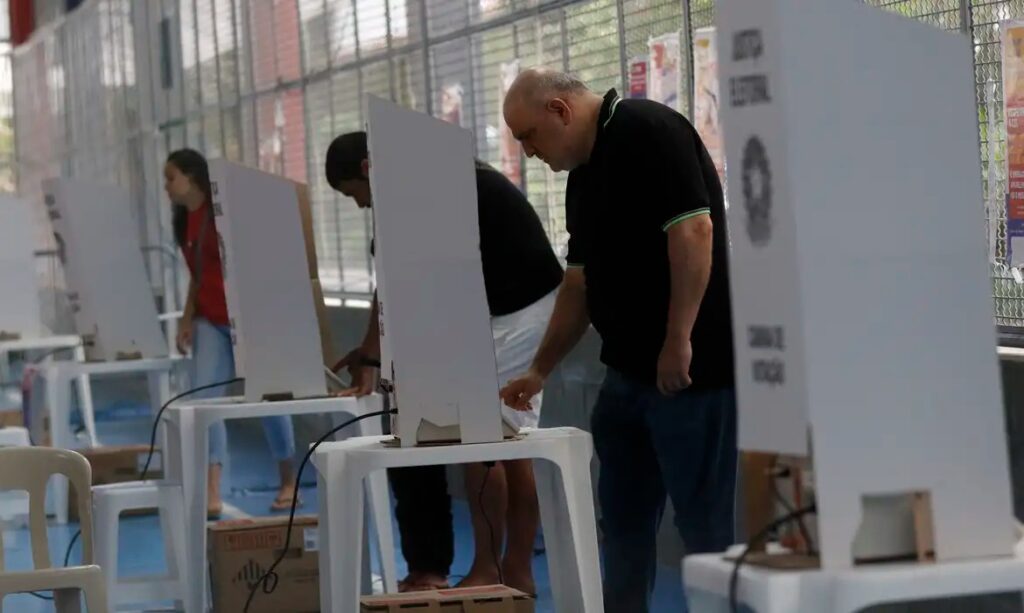 TSE Registra 155 Milhões de Eleitores: Crescimento do Eleitorado Brasileiro