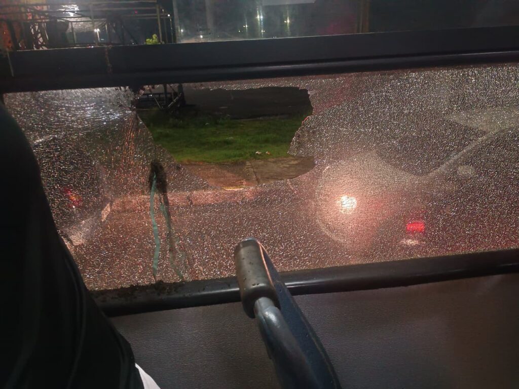 Ataque a Ônibus de Torcedores do Princesa: Vidros Quebrados Após Jogo Contra Nacional