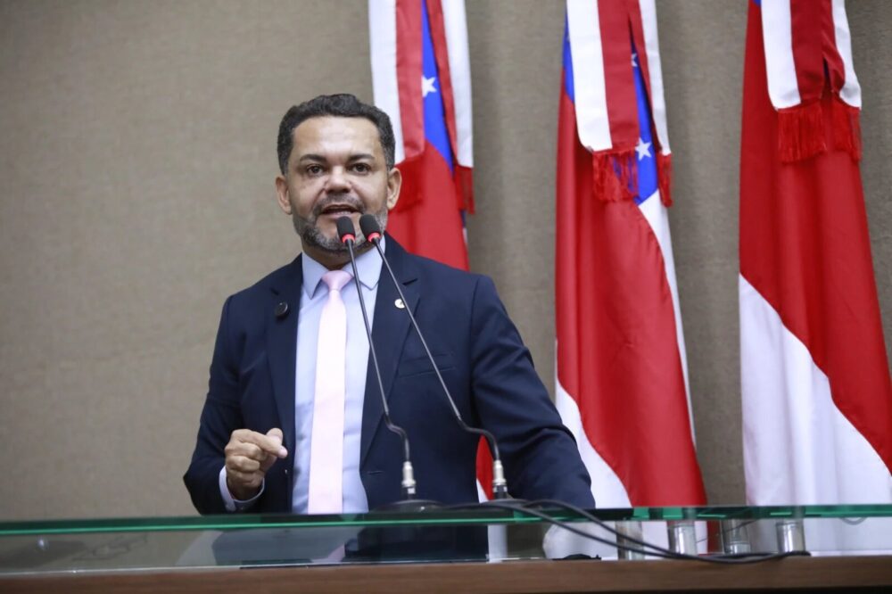 Deputado Rozenha Urge Reconstrução de Pontes e Pavimentação Crucial para Manicoré Deputado Rozenha Urge Reconstrução de Pontes e Pavimentação Crucial para Manicoré