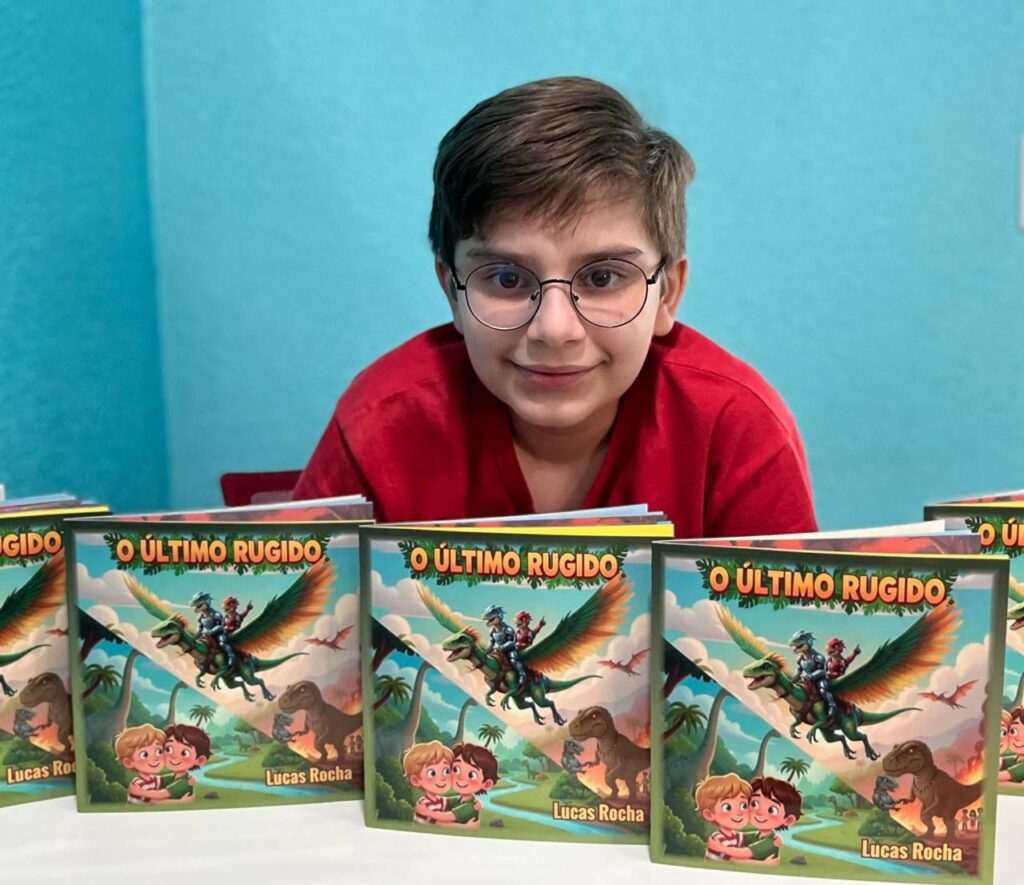 Estudante de Manaus Lança Livro Inspirado em Jogo Sobre Dinossauros Estudante de Manaus Lança Livro Inspirado em Jogo Sobre Dinossauros