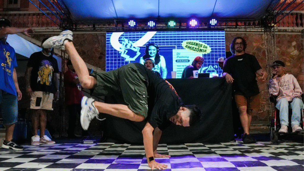 Hip Hop e Carnaval: A Revolução Cultural no Centro de Manaus Hip Hop e Carnaval: A Revolução Cultural no Centro de Manaus