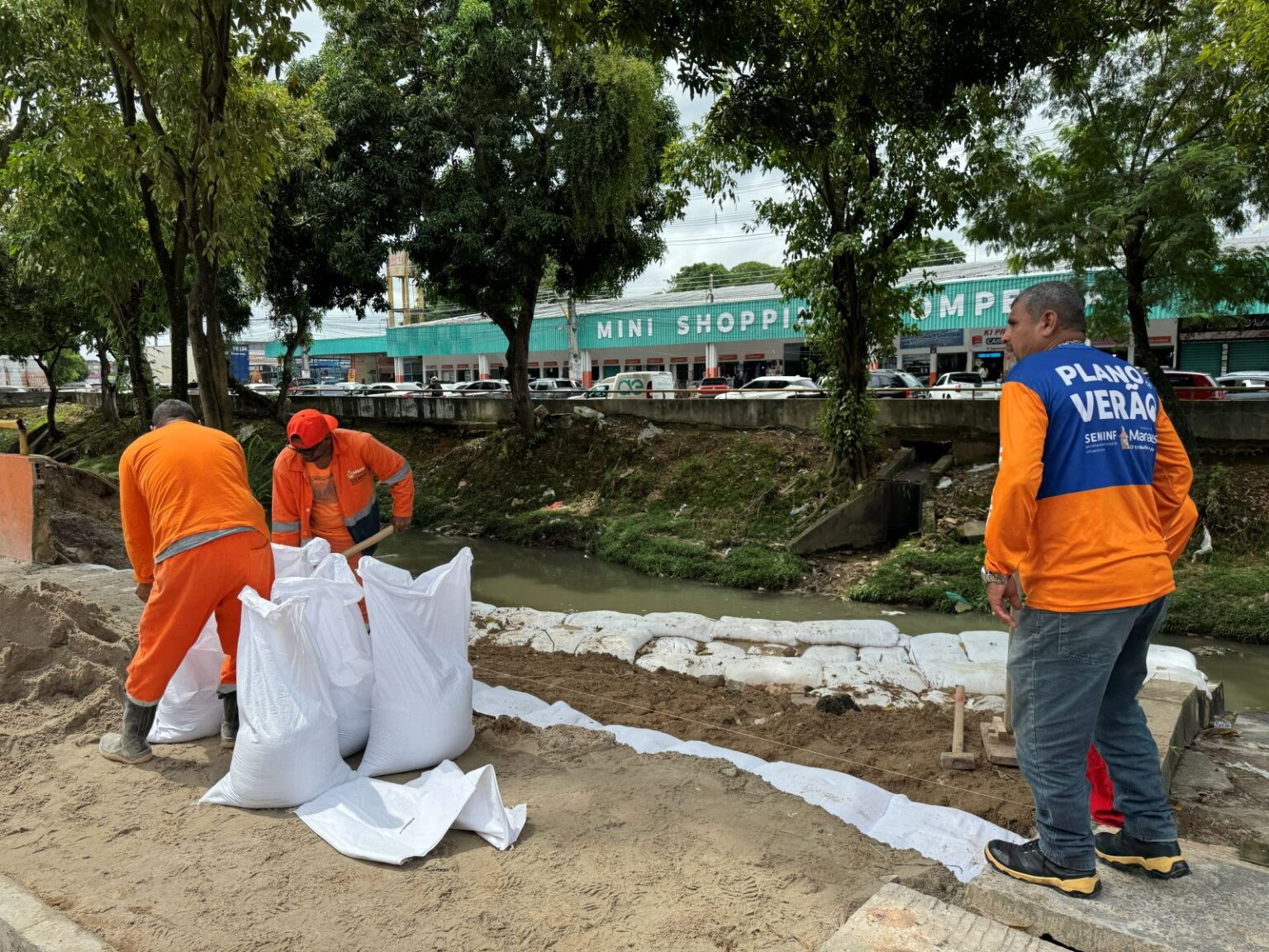 Obra Emergencial em Manaus: Drenagem da Avenida Brasil Chega à Fase Final Obra Emergencial em Manaus: Drenagem da Avenida Brasil Chega à Fase Final