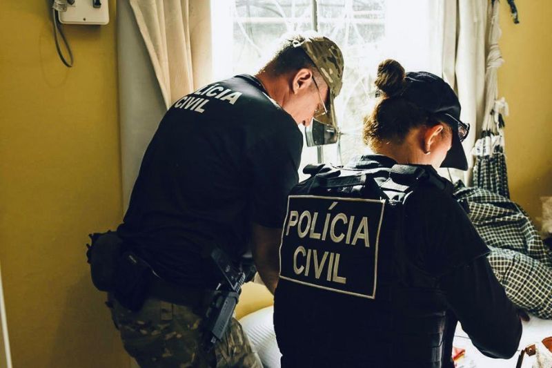 Operação Erga Omnis: Agentes Públicos Detidos em Manaus por Envolvimento com Comando Vermelho Operação Erga Omnis: Agentes Públicos Detidos em Manaus por Envolvimento com Comando Vermelho