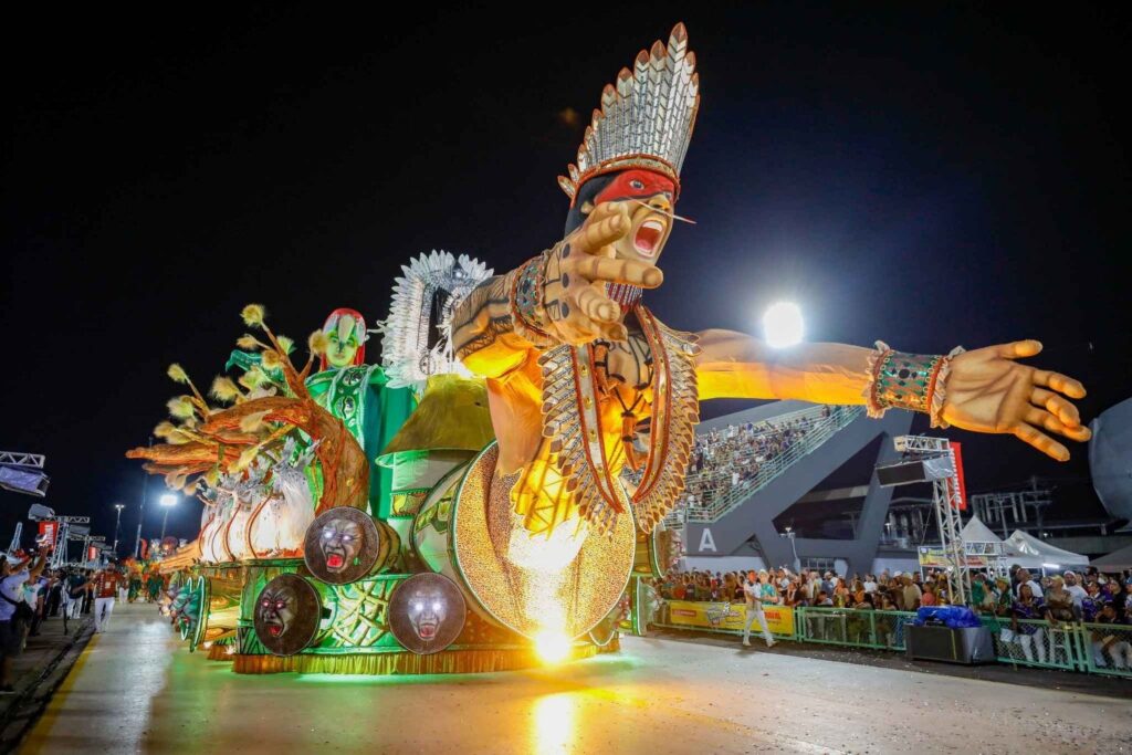Reino Unido da Liberdade Garante 3ª Posição no Carnaval de Manaus 2026 Após Desempate