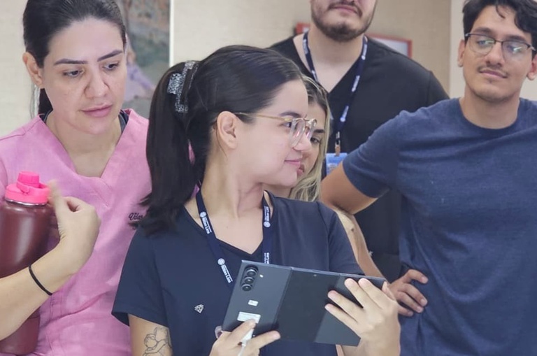 Alunos de Turismo e Medicina Conhecem o Programa Zona Franca de Portas Abertas Alunos de Turismo e Medicina Conhecem o Programa Zona Franca de Portas Abertas