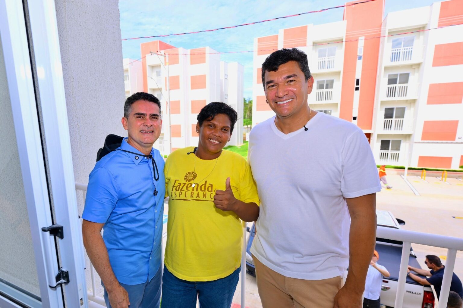 David Almeida supervisiona vistoria de 192 famílias no Morar Melhor 13 em Manaus David Almeida supervisiona vistoria de 192 famílias no Morar Melhor 13 em Manaus