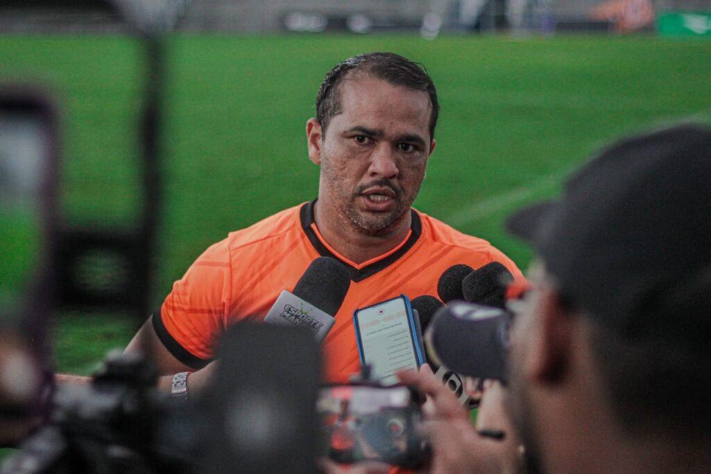 Dico Woolley é o novo técnico do Manaus após passagem pelo Manauara Dico Woolley é o novo técnico do Manaus após passagem pelo Manauara