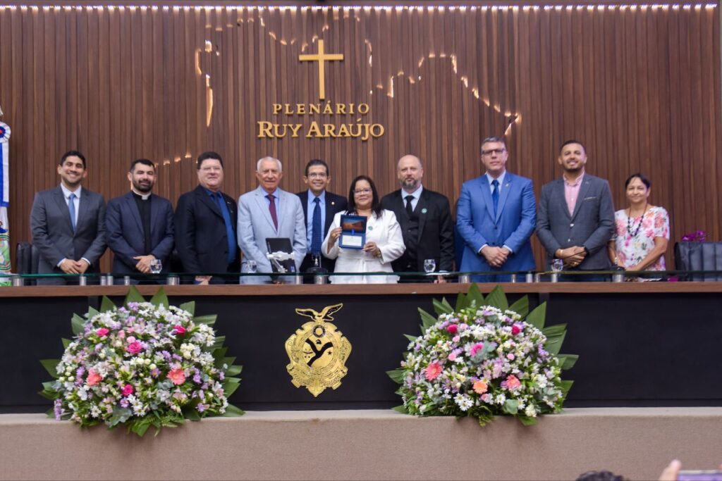 Faculdade La Salle Manaus Recebe Homenagem na Aleam: Um Marco para a Educação Faculdade La Salle Manaus Recebe Homenagem na Aleam: Um Marco para a Educação