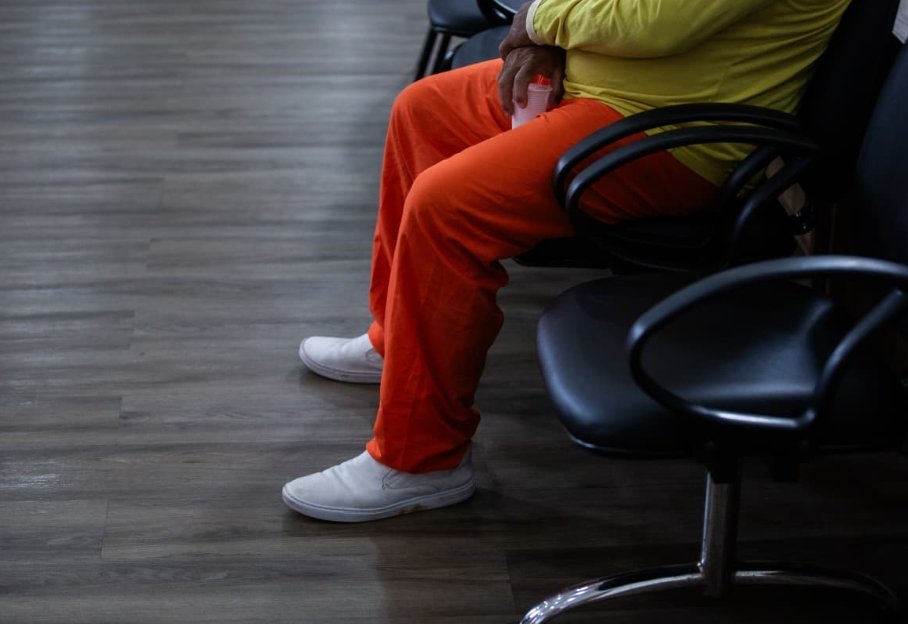Homem Recebe 21 Anos de Prisão por Feminicídio no Centro de Manaus Homem Recebe 21 Anos de Prisão por Feminicídio no Centro de Manaus