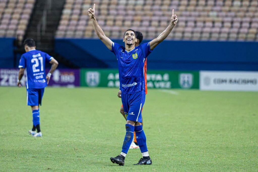Nacional-AM Rumo à Final: Rafa Marcos Celebra Gol da Classificação com Determinação Nacional-AM Rumo à Final: Rafa Marcos Celebra Gol da Classificação com Determinação