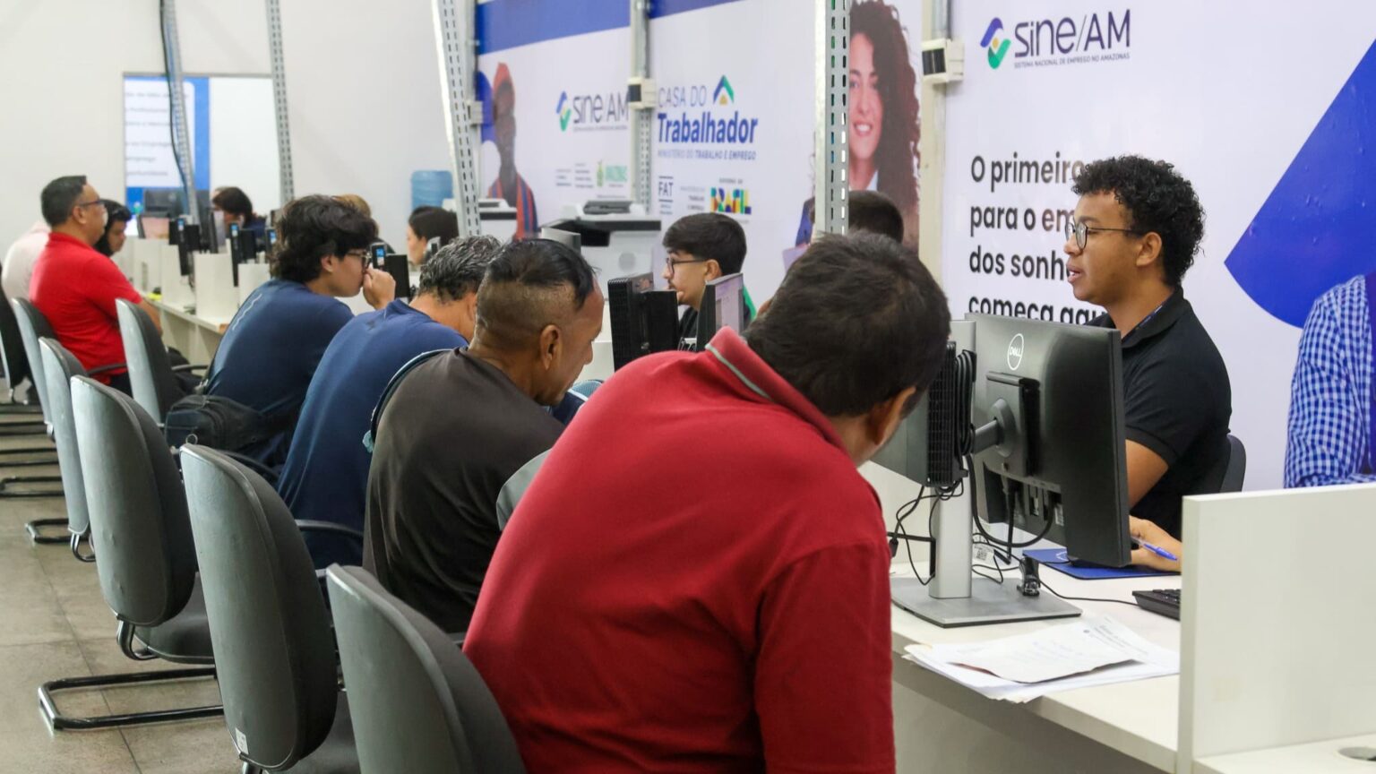 Sine Amazonas Oferece 175 Vagas de Emprego nesta Quinta-feira