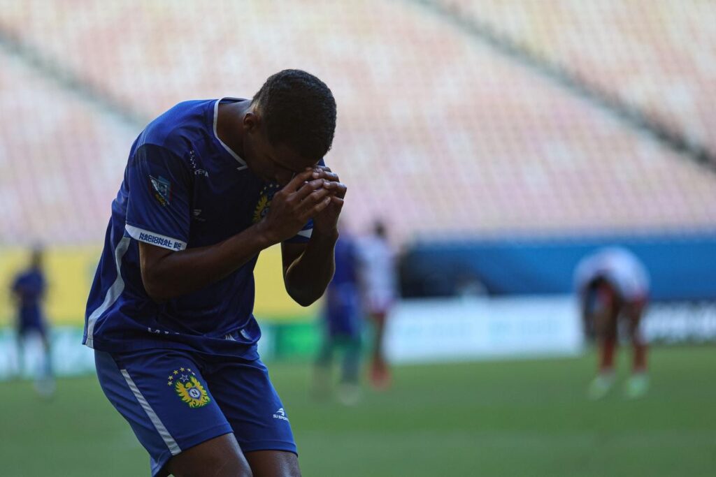 Vitinho Brilha e Nacional Conquista Título do Returno no Campeonato Amazonense Vitinho Brilha e Nacional Conquista Título do Returno no Campeonato Amazonense