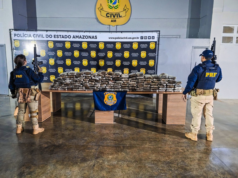 Apreensão Impressionante: 150kg de Skunk Interceptados em Manaus Apreensão Impressionante: 150kg de Skunk Interceptados em Manaus
