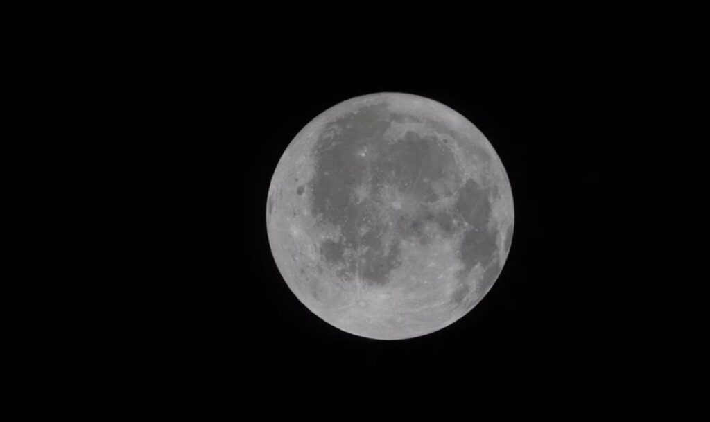 Artemis II: Novas Imagens do Lado Oculto da Lua Abrem Caminho para Exploração Espacial Artemis II: Novas Imagens do Lado Oculto da Lua Abrem Caminho para Exploração Espacial
