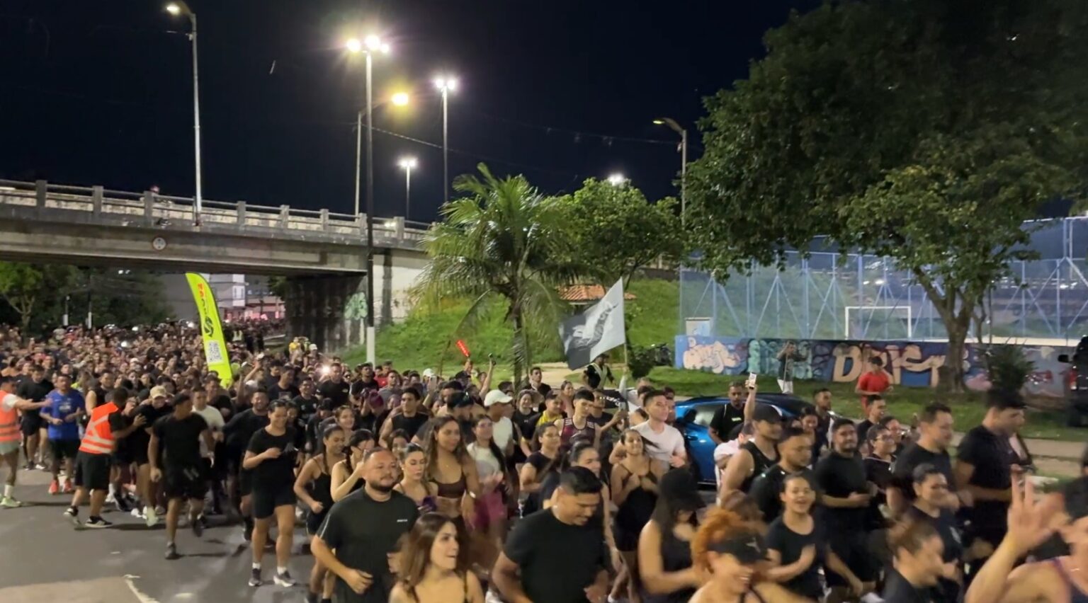 Atração Noturna: O ‘Corre de Quinta’ Mobiliza Multidões em Manaus Atração Noturna: O 'Corre de Quinta' Mobiliza Multidões em Manaus