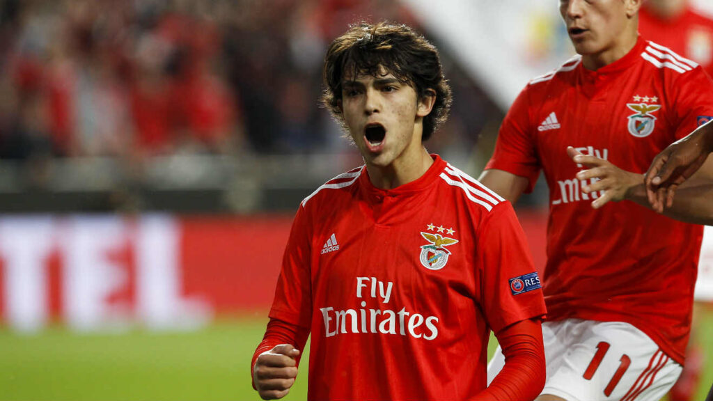 Benfica Se Destaca como Clube Mais Lucrativo do Mundo com Vendas de Jogadores