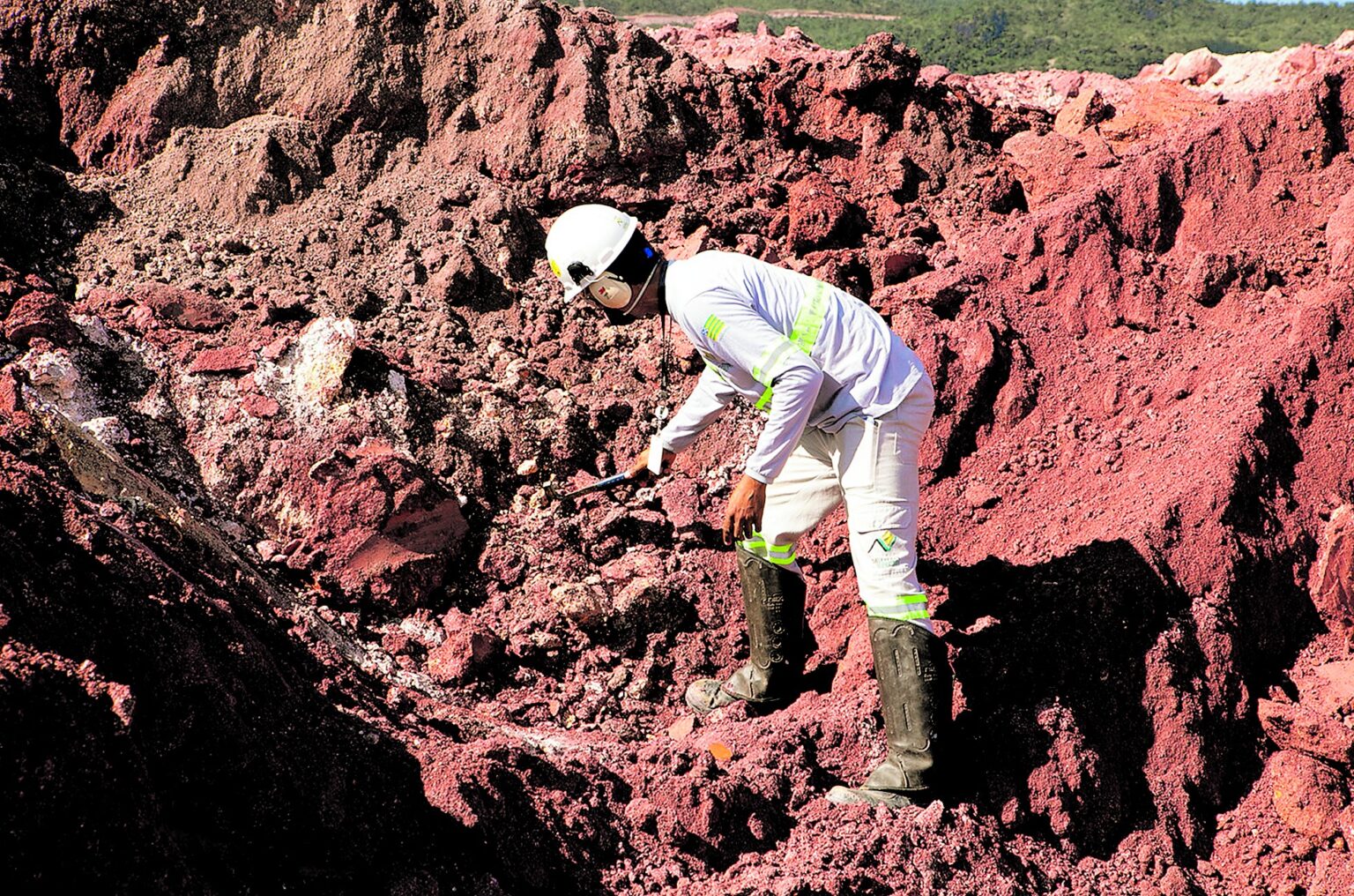 Brasil se Destaca na Disputa por Terras-Raras: A Venda da Mineradora Serra Verde para EUA Brasil se Destaca na Disputa por Terras-Raras: A Venda da Mineradora Serra Verde para EUA