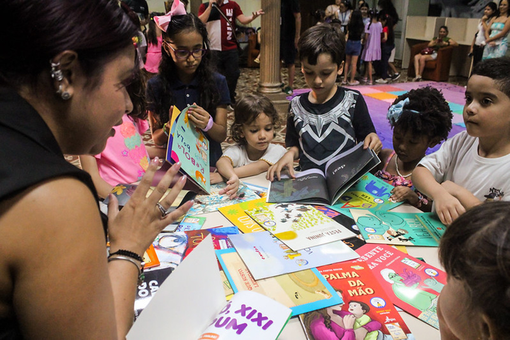 Celebração do Dia Nacional do Livro Infantil Encanta na Biblioteca Pública do Amazonas Celebração do Dia Nacional do Livro Infantil Encanta na Biblioteca Pública do Amazonas